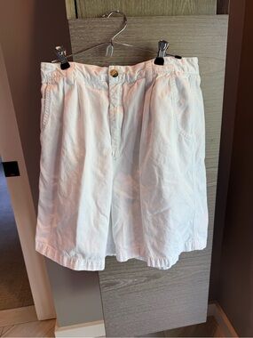 Women’s White Pleated Bermuda Shorts